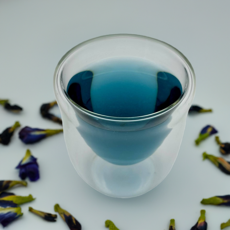 Butterfly Pea Blauer Tee mit Butterfly Pea Blüten