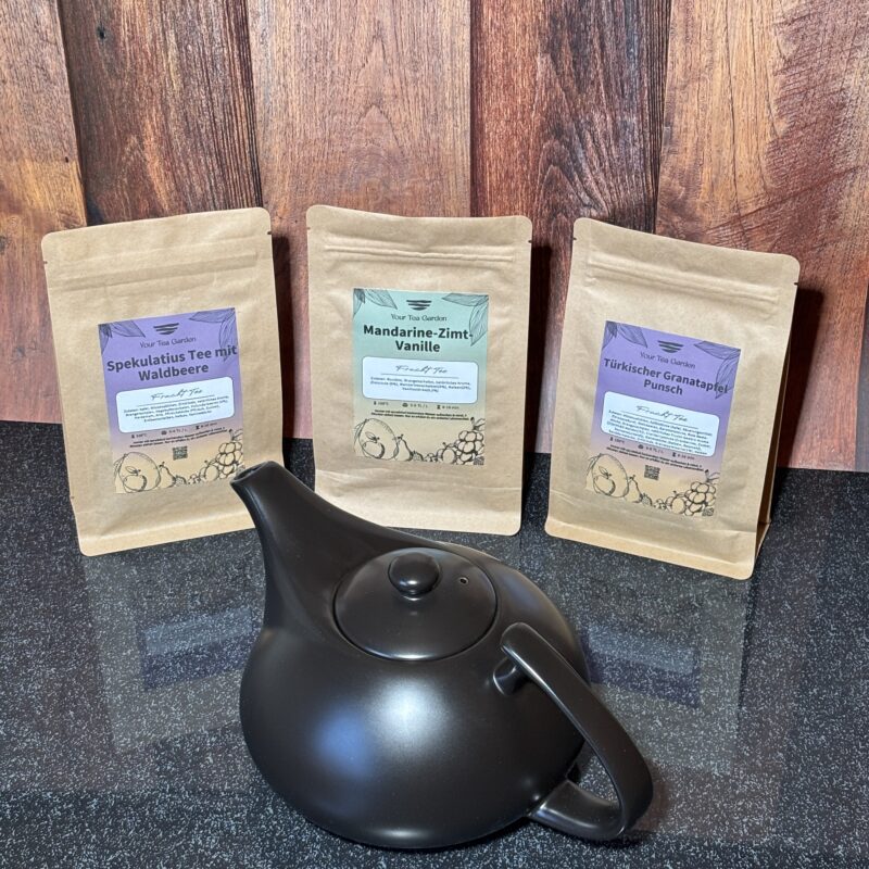 Tee Geschenk Set schwarze Teekanne und Weihnachtstees